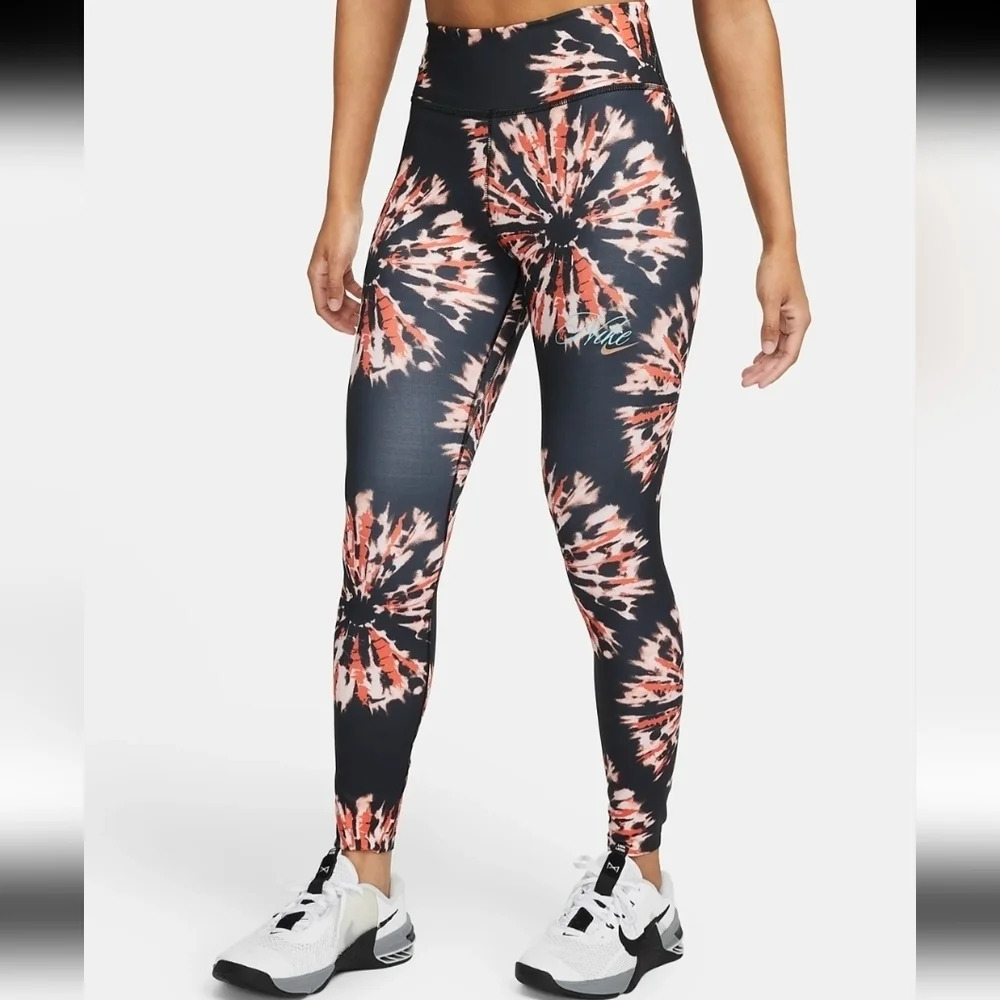 NWT Nike One Luxe Resort Women's Mid-Rise 7/8 Workout Leggings M
